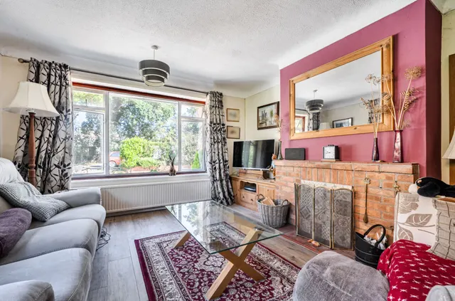 Scant Road West, Hambrook, PO18, photo 2