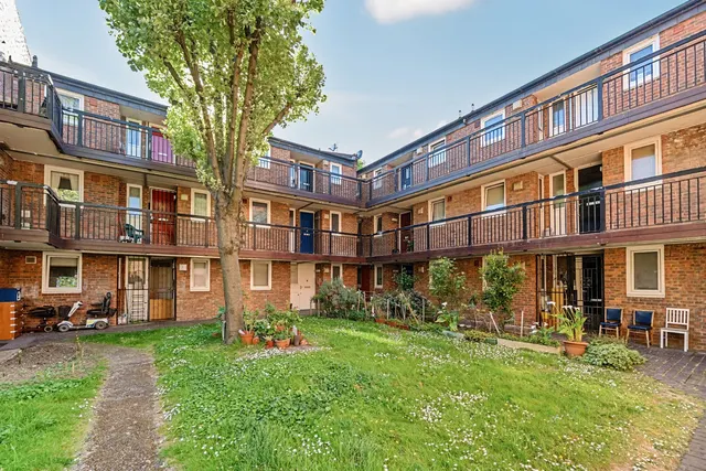 Langdale Close, SE17, photo 1