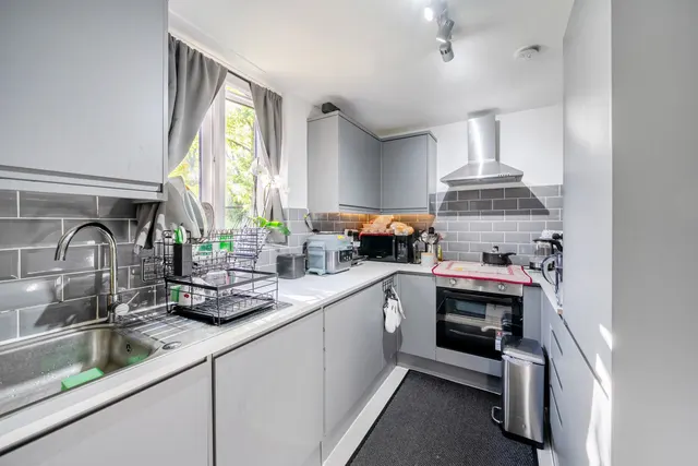 Photo 2 — Langdale Close, SE17