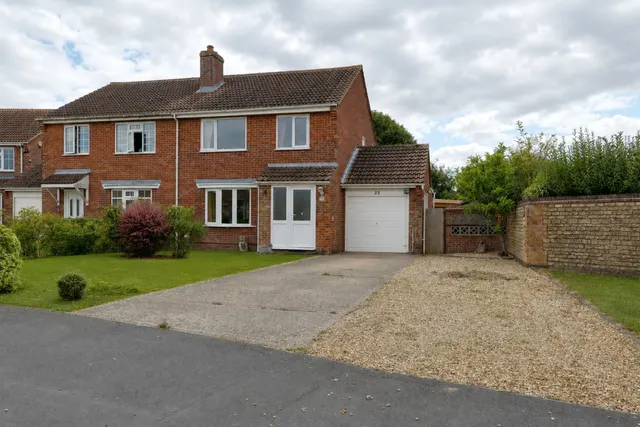 Meadow Close, Colsterworth, NG33, photo 1