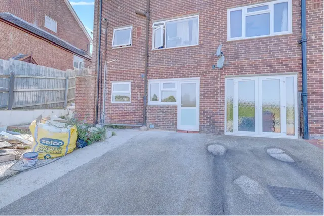 Deeds Grove, High Wycombe, HP12, photo 1