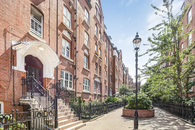 Photo 2 — Page Street Westminster, London SW1P 4BH