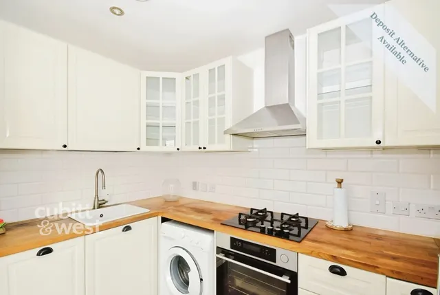 Heron Way, Wallington, SM6, photo 2