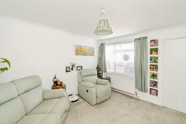 Beacon Way, Park Gate, SO31, photo 3