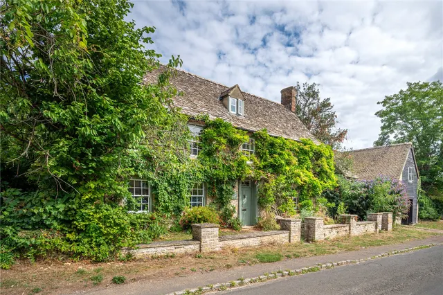 Photo 2 — High Street, Finstock, Chipping Norton, Oxfordshire, OX7 3DW