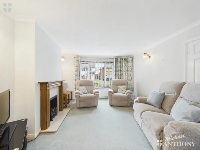 Photo 2 — Westmorland Avenue, Aylesbury, HP21 7HS