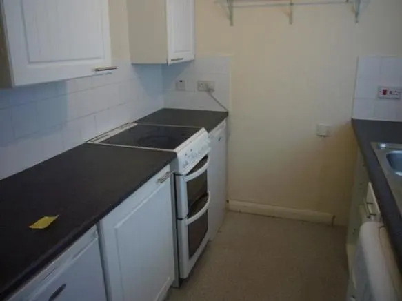 Churchfields, Bradford, BD2, photo 3