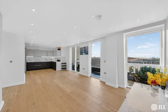Peloton Avenue, London, E20, photo 1
