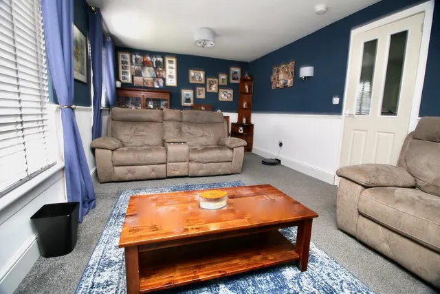 Photo 3 — Lime Crescent, Cumbernauld, G67 3PE