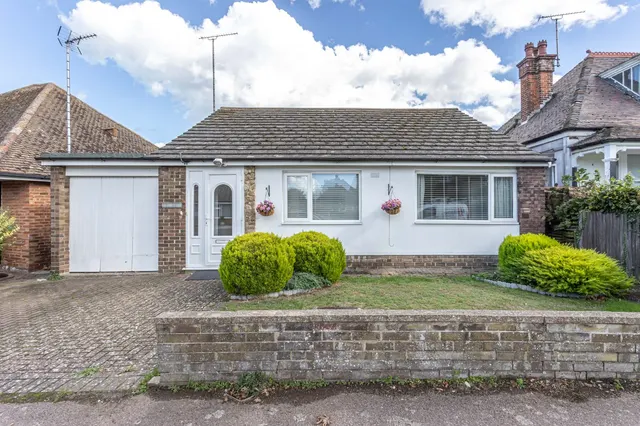 Epple Road, Birchington, CT7, photo 1