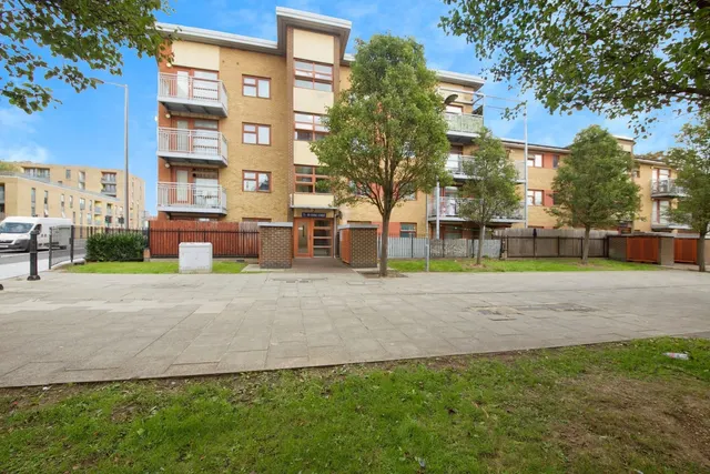Cooke Street, Barking, IG11, photo 1