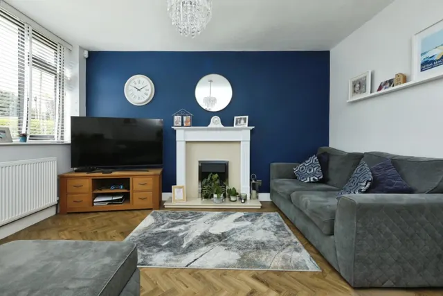 Photo 2 — Caldey Road, Dronfield, Sheffield, S18 1RS