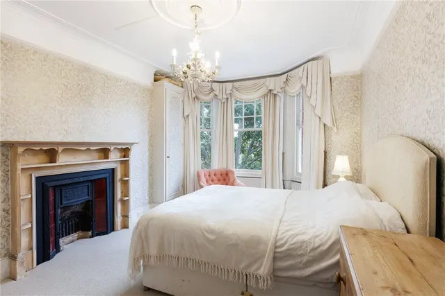 Lower Richmond Road, London, SW15, photo 2