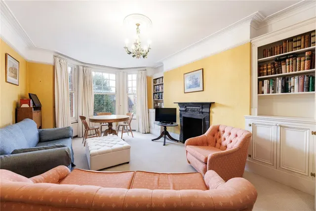 Lower Richmond Road, London, SW15, photo 1