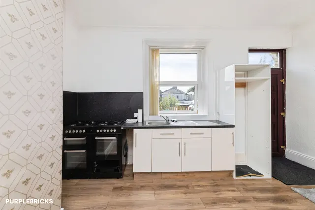 Moorcroft Drive, Bradford, BD4, photo 3