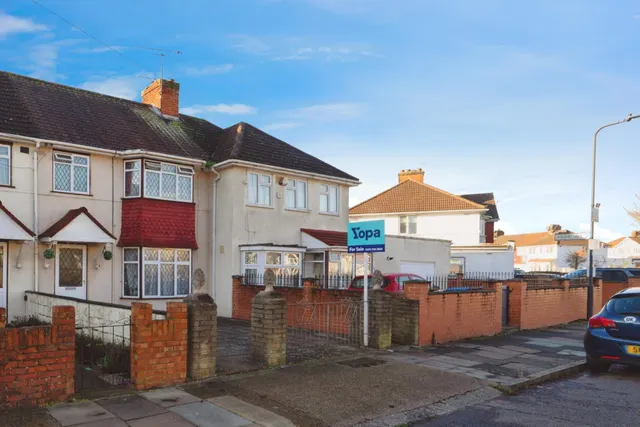 Tokyngton Avenue, Wembley, HA9, photo 1