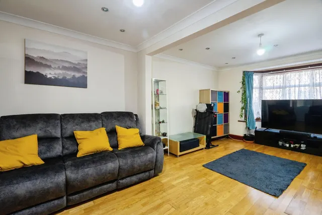 Tokyngton Avenue, Wembley, HA9, photo 2