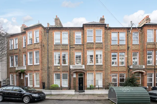 Flat 2b, 78 Tremadoc Road, London, photo 1