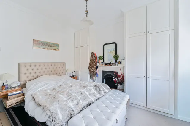 Photo 3 — Flat 2b, 78 Tremadoc Road, London