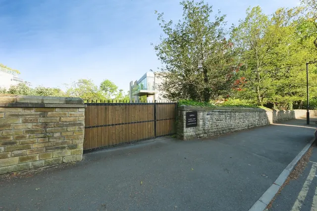 Photo 3 — Riverdale Road, Sheffield, South Yorkshire, S10