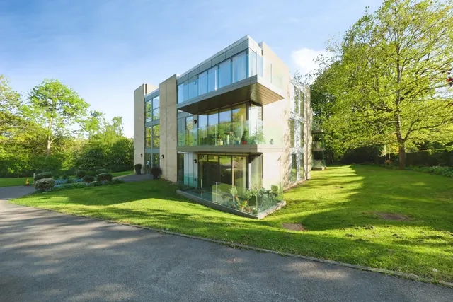 Photo 2 — Riverdale Road, Sheffield, South Yorkshire, S10
