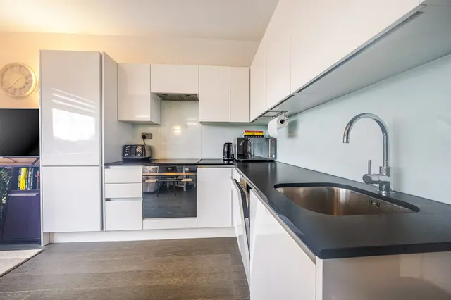 Everard Close, St. Albans, AL1, photo 2