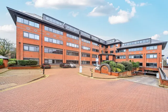 Everard Close, St. Albans, AL1, photo 1