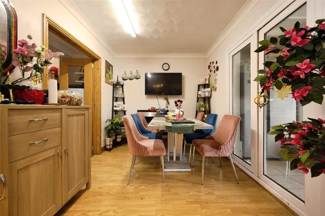 Photo 3 — Runley Road, Luton, Bedfordshire, LU1