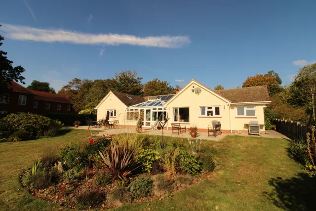 Gay Bowers Road, Danbury, CM3 4JQ, photo 1