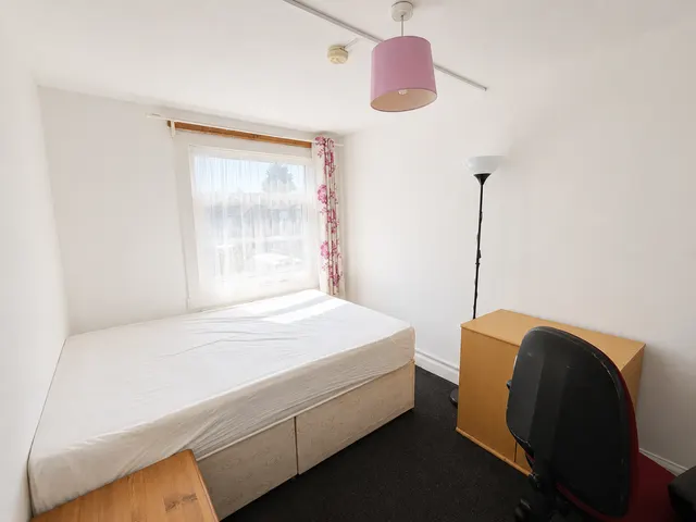 Photo 2 — Humber Avenue, CV1