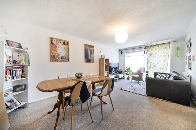 Photo 3 — 33 Warham Road, South Croydon CR2 6LJ