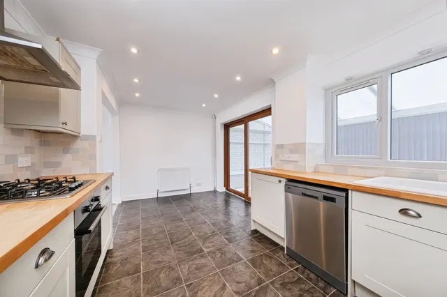 Byron Drive, Newport Pagnell, MK16, photo 1