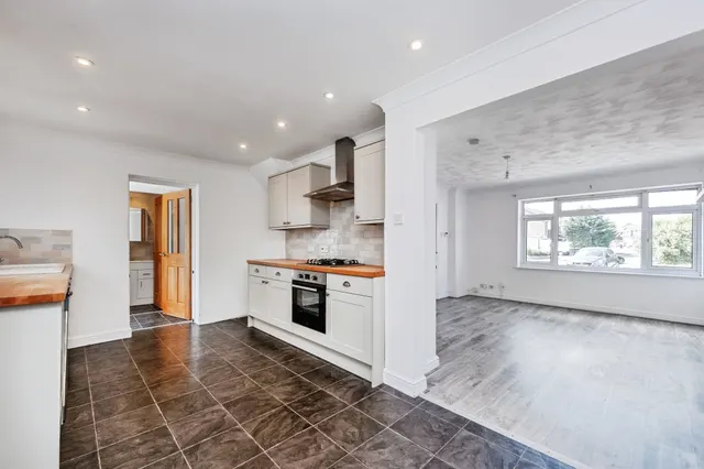 Byron Drive, Newport Pagnell, MK16, photo 2