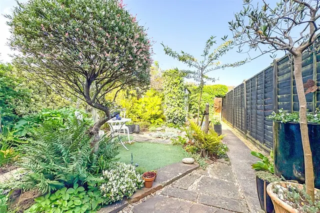 East Preston, BN16, photo 2