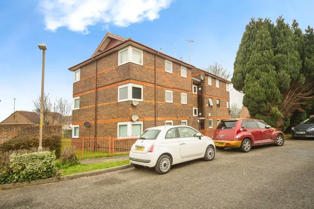 Orchard Road, Gravesend, photo 1