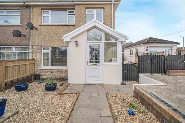 Glenwood Close, Coychurch, CF35, photo 1