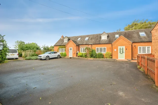 Uttoxeter Road, Amerton, ST18, photo 2