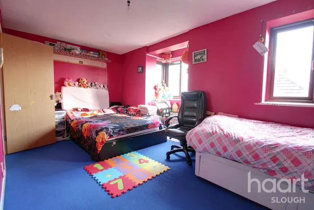 Franklin Avenue, Slough, SL2, photo 3