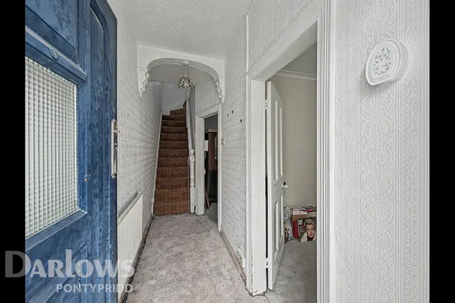 Crawshay Street, Pontypridd, photo 2