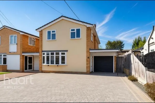 Avondale Road, Rayleigh, SS6, photo 1