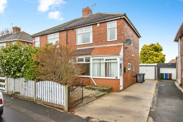 Warner Avenue, Barnsley, photo 1