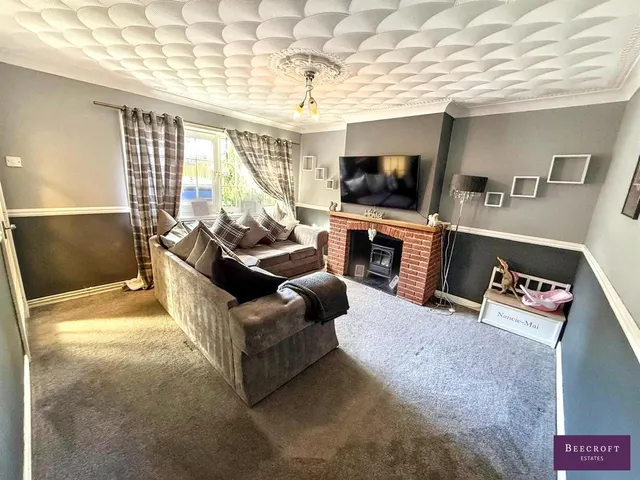 St. Barbaras Road, Darfield, photo 2