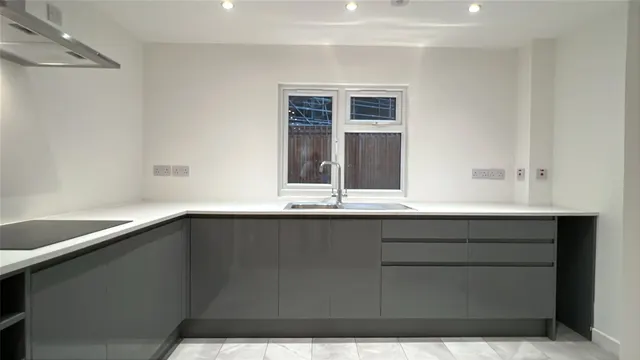 Church Road, London, NW10, photo 1