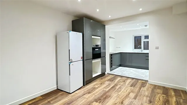 Church Road, London, NW10, photo 3