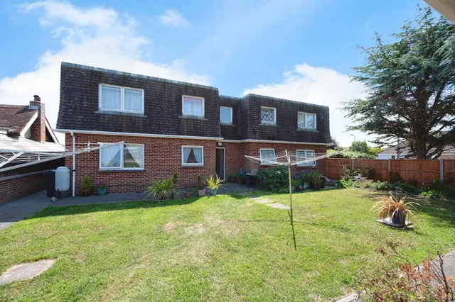 St. Hermans Road, Hayling Island, PO11, photo 1