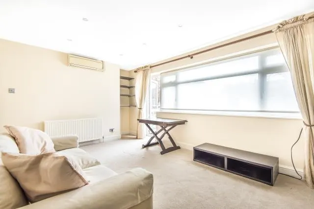 Orchard Avenue, London, N3, photo 2