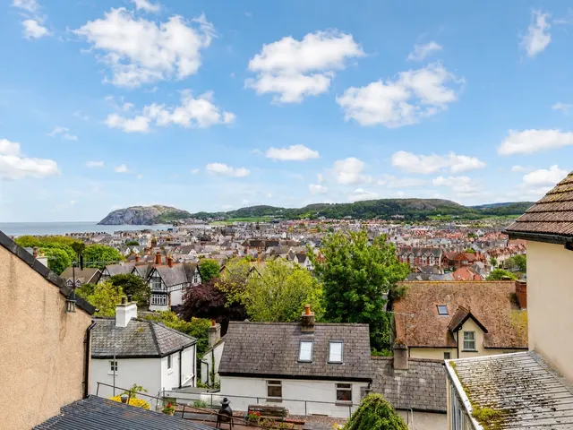 Cwlach Street, Llandudno, LL30, photo 3