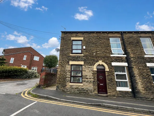 George Street, Mossley, OL5, photo 2