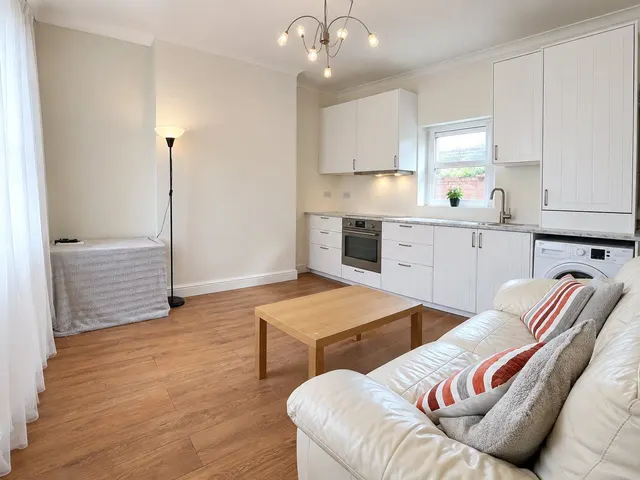 George Street, Mossley, OL5, photo 1