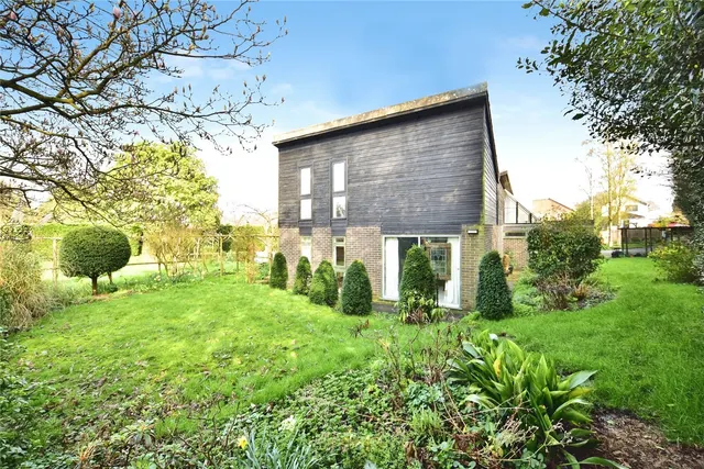 Photo 3 — Stockett Lane, MAIDSTONE, Kent, ME17